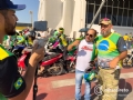 Bolsonaristas aguardam a chegada do presidente Jair Bolsonaro no Aeroporto Marechal Rondon para dar incio a motociata