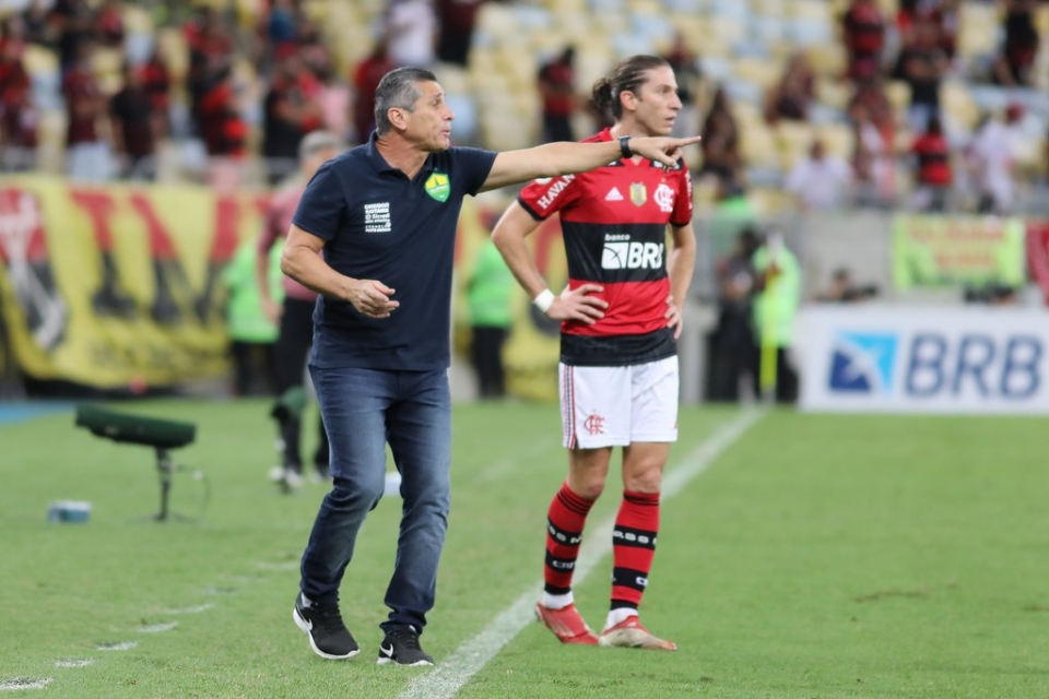 Cuiab faz partida taticamente perfeita e segura o Flamengo no Maracan;  veja melhores momentos 
