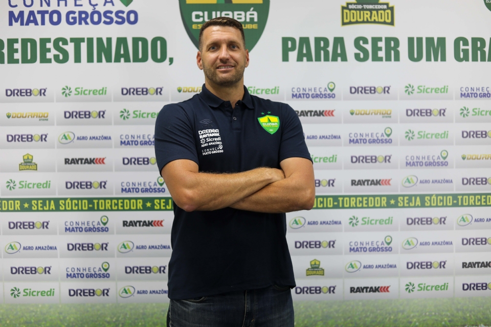 Ex-Fluminense, Eduardo Oliveira assina contrato com o Cuiabá e fará parte da comissão permanente do time