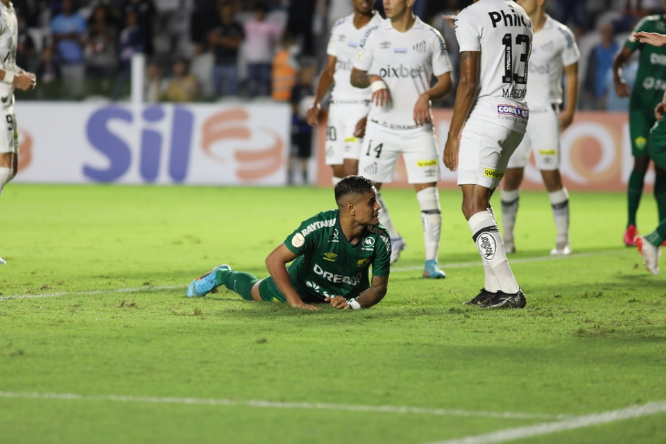 Cuiabá é goleado pelo Santos na Vila Belmiro e perde a primeira fora de casa;  veja 