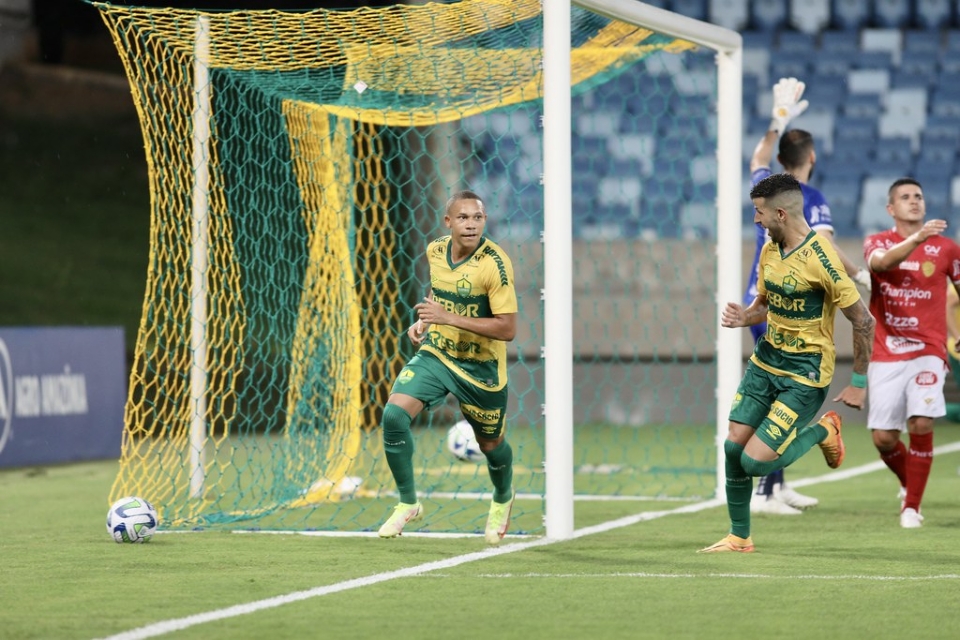 Recm chegado no Dourado, Wellington Silva fez seu primeiro gol nesta quarta