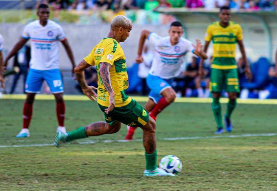 Cuiab e Bahia se enfrentam pela quarta vez na histria; rivalidade direta no tem 'vencedor'
