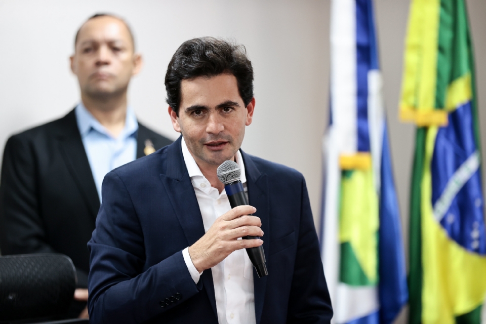 Fbio evita falar de politizao, mas acusa 'falcia' de Fvaro sobre pedido a ministro dos Transportes