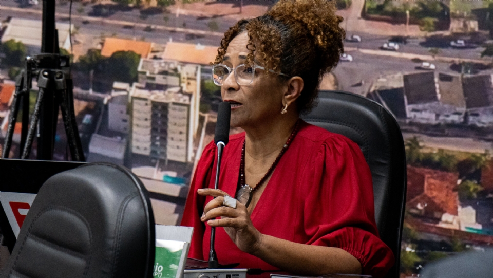 Edna defende escola de samba que representou policiais como demnios: 'Carnaval  um espao poltico'