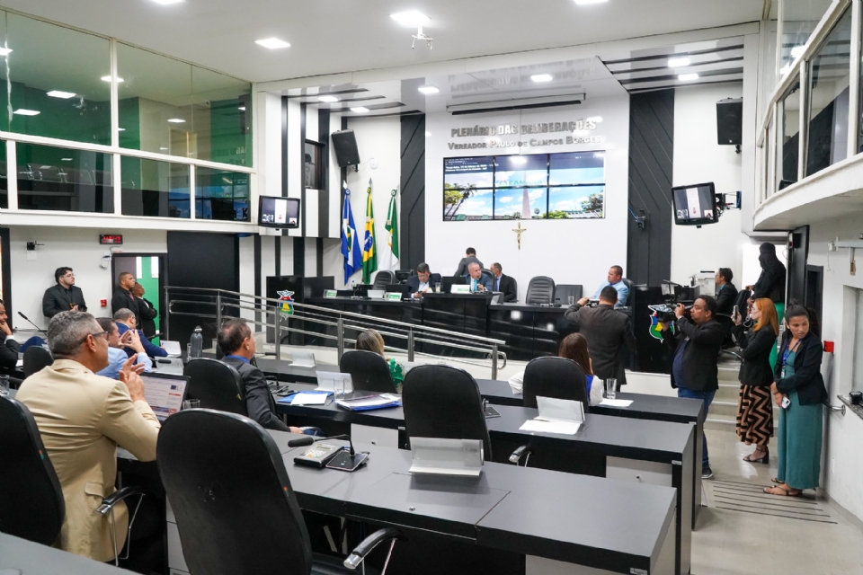 Cmara aprova convocaes para explicao sobre falta de gua em 137 bairros de Cuiab