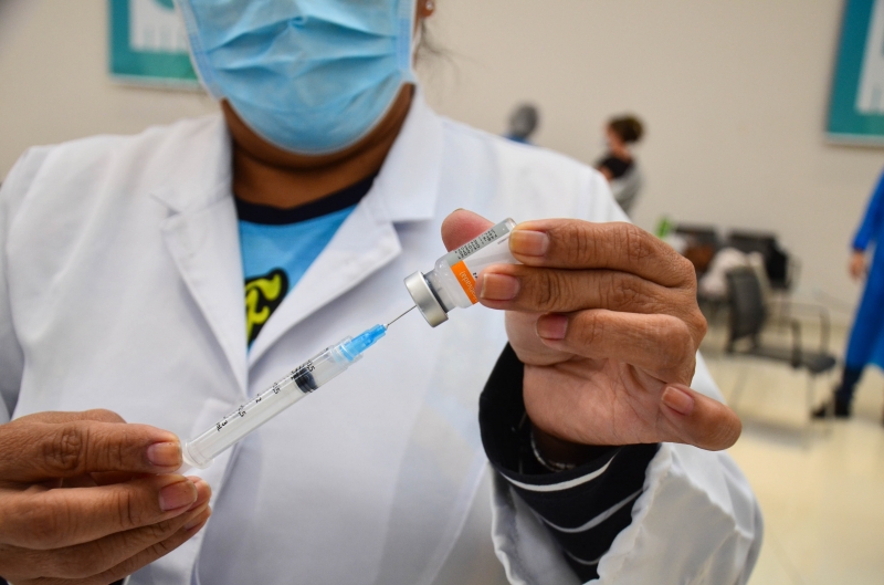 Vacinao de grupos prioritrios provocou rejuvenescimento da epidemia na capital, aponta levantamento