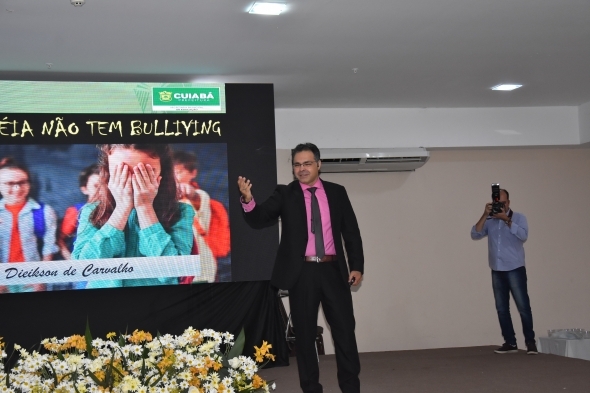 Prefeitura lana programa para combater bullying em instituies de ensino