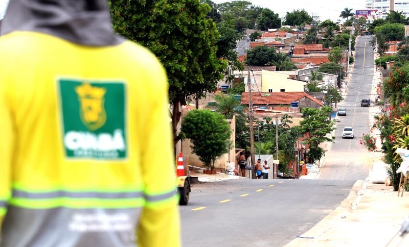 Pavimentao do Jardim Florianpolis  entregue e Prefeitura atinge 300 quilmetros asfaltados em Cuiab