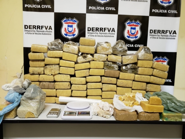 Polcia Civil apreende 70 quilos de drogas em investigao de roubo de veculo