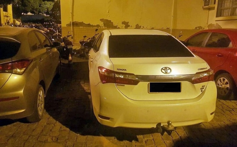 Policial civil  detido dirigindo Corolla com queixa de clonagem em rodovia de MT