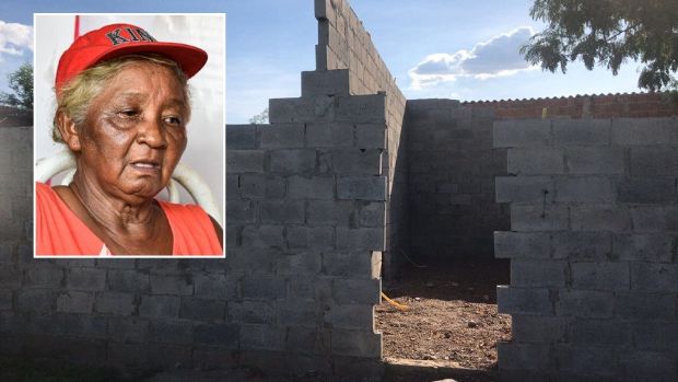 Voluntrios que constroem casa para idosa que cuida de sete netos pedem ajuda para finalizar obra