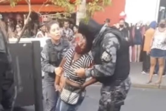 Haitianos são reprimidos em operação da Prefeitura contra vendedores ambulantes no Centro de Cuiabá; veja vídeo