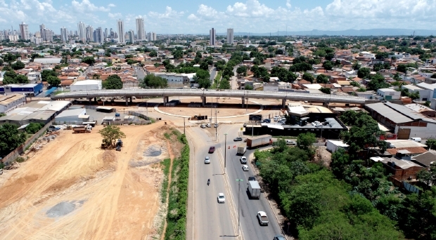 Viaduto da Beira Rio deve ser entregue em dois ou trs meses, diz Vanderlcio