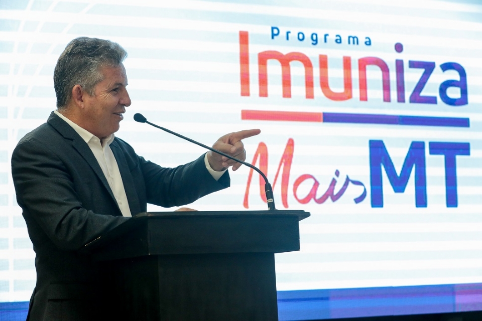 Mauro entrega prmios a Rondonpolis e outros 14 municpios por eficincia na vacinao