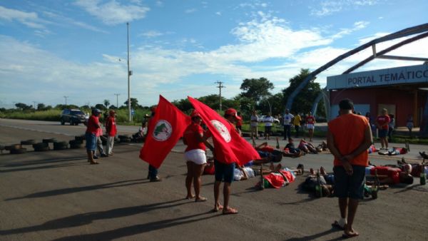 MST bloqueia rodovias de Mato Grosso em protesto contra impeachment