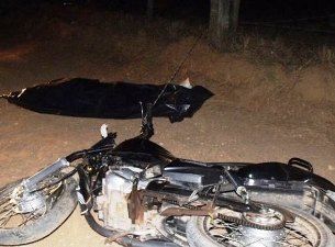 Motociclista morre degolado em acidente depois de perder controle da direo