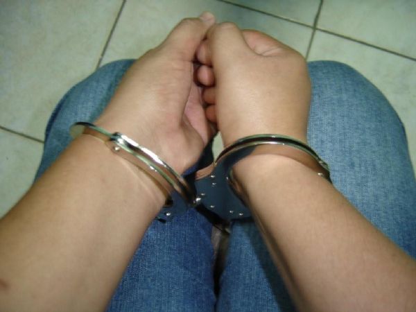 Adolescente denunciado  detido com objetos roubados em casa
