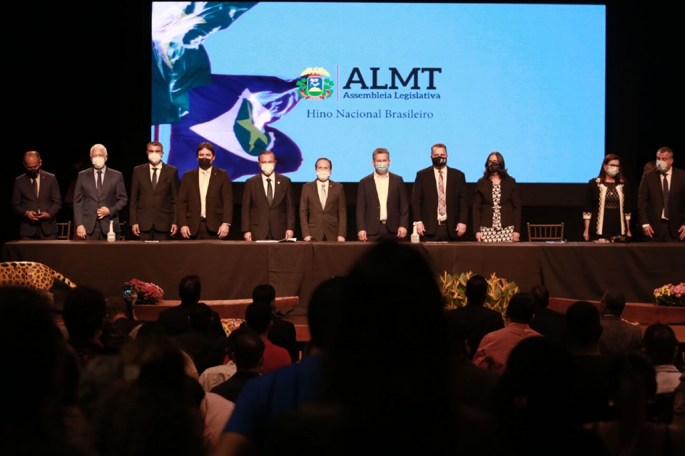 Governador, senador e deputados participam de abertura da Conferncia do Estatuto do Pantanal na ALMT
