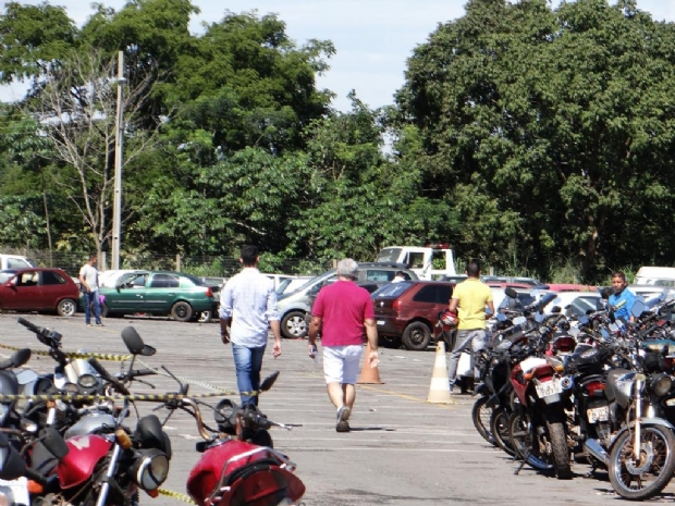 Leilo do Detran possui motos e carros com lances iniciais de R$ 300; veja