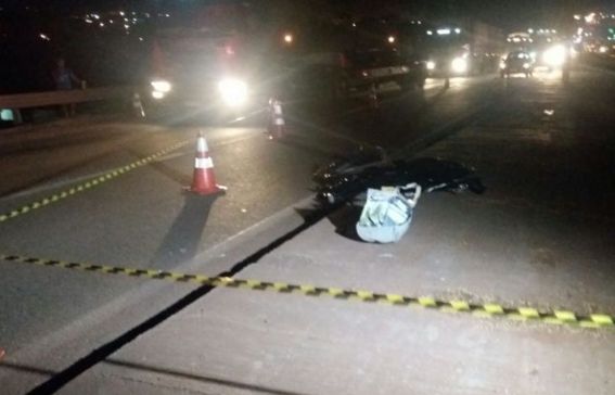 Em trecho escuro de rodovia 364, ciclista  atropelado e morto por caminho