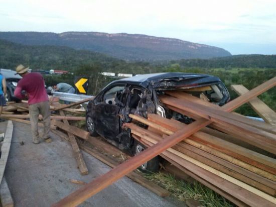 Menino vtima de acidente na Serra do Mangaval continua na UTI; corpo carbonizado no  liberado