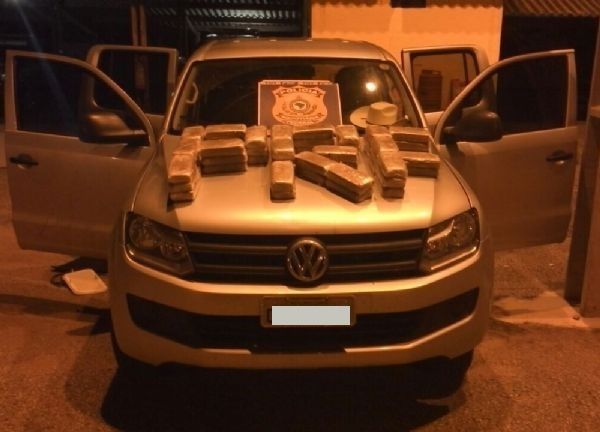Enfermeiro  preso com 50 quilos de drogas escondidos em caminhonete