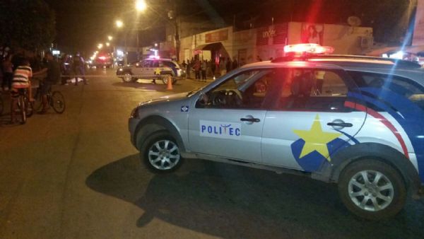 Duas pessoas so executadas na noite de sbado no bairro Pedra 90