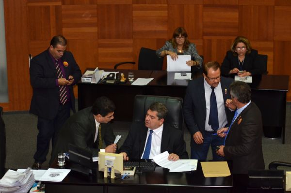 Assembleia Legislativa aprova LOA de Mato Grosso com 360 emendas; mais de metade  impositiva
