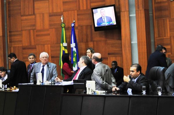 Wellington Fagundes e Maggi tentam manter unidade do PR para eleger Mauro Savi presidente da Assembleia