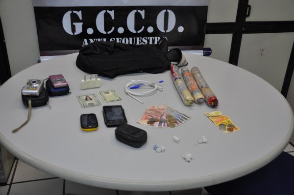 GCCO apreende trs bananas de dinamite que seria usada em roubo  caixa eletrnico