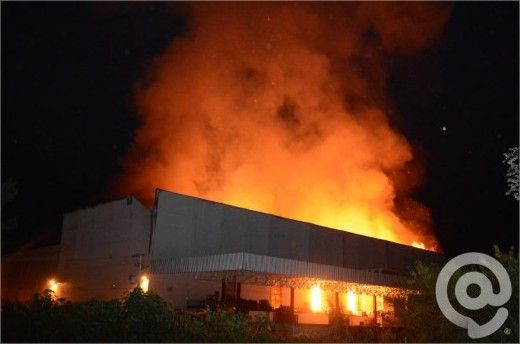 Incndio atinge supermercado em Rondonpolis e bombeiros tentam conter chamas;  fotos e vdeos 