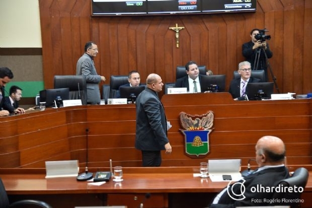 Cmara aprova emprstimo de R$ 100 milhes para asfaltar 20 bairros de Cuiab