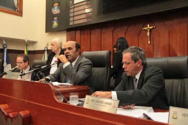 Decises judiciais pr Joo Emanuel prorrogam agonia moral da Cmara de Cuiab at prxima semana