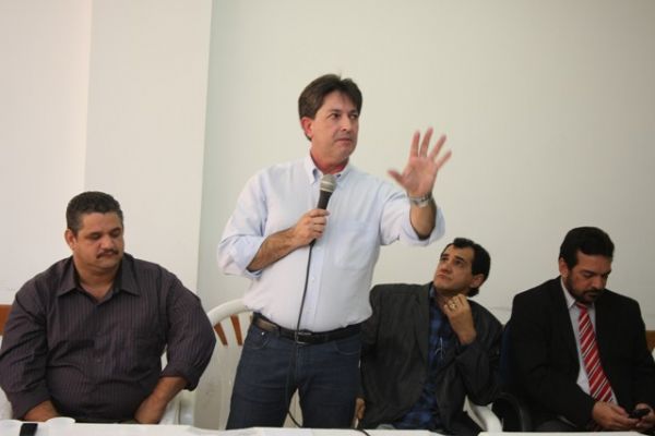 Carlos Brito tem apoio das trs alas do movimento comunitrio (Femab, Ucam, Ucamb)