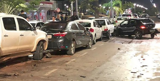 Motorista embriagado que bateu em oito carros  solto aps fiana de R$ 4 mil