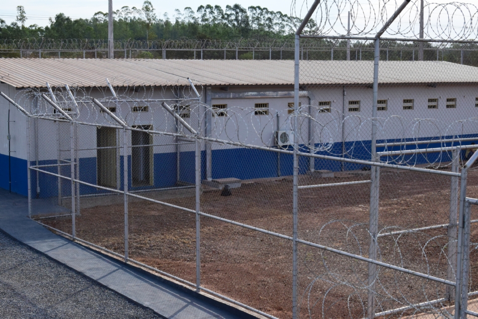 Cinco presos fogem de penitenciária na Grande Cuiabá após queda de energia durante chuva