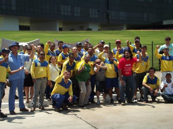 Trabalhadores dos Correios decidem por greve; paralisao comea nesta quinta