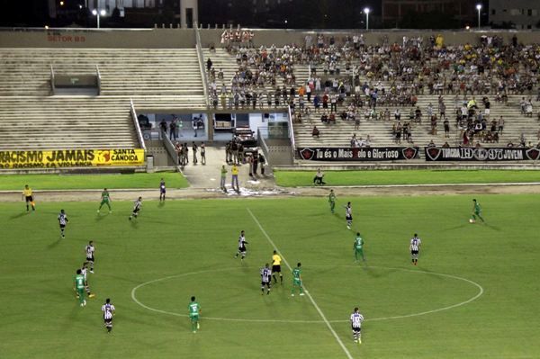 Cuiab empatou sem gols com o Botafogo em jogo realizado em Joo Pessoa ontem  noite