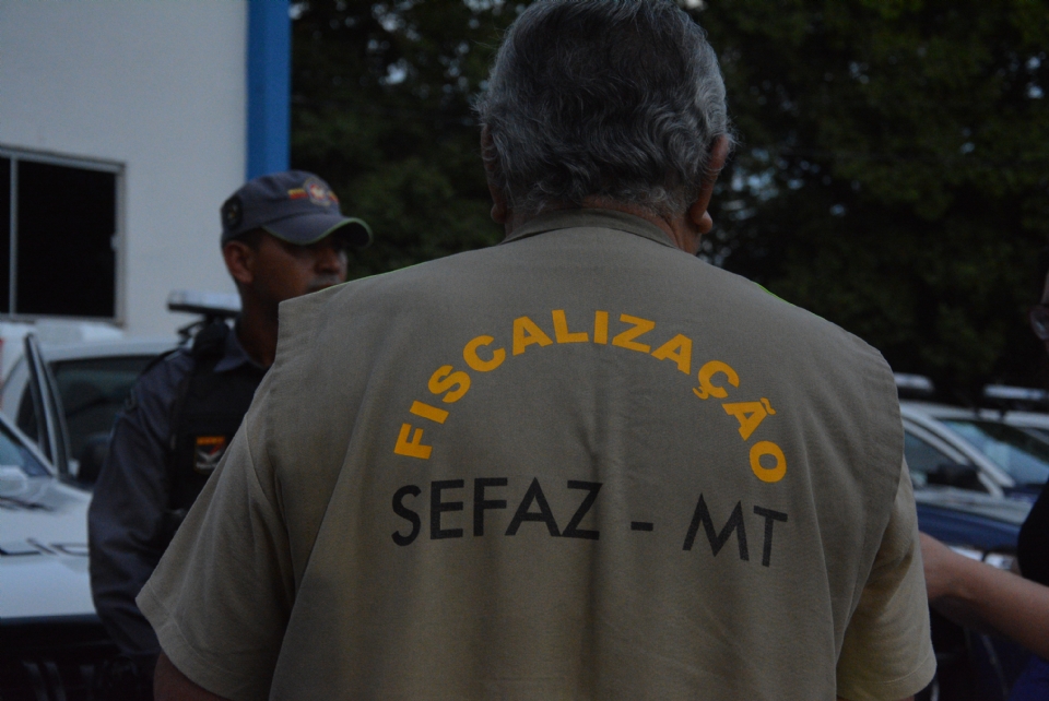 Governo de MT nomeia 32 fiscais de tributos aprovados no concurso da Sefaz; salrio supera R$ 30 mil