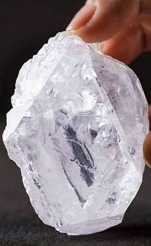Maior diamante bruto mundo pode ser seu  por R$ 230 milhes