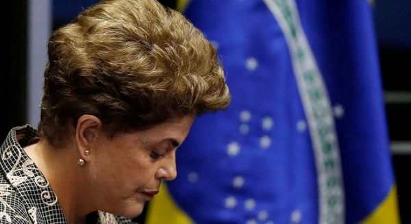 Afastamento de Dilma  aprovado por 61 votos no Senado e encerra mais de 13 anos do governo do PT