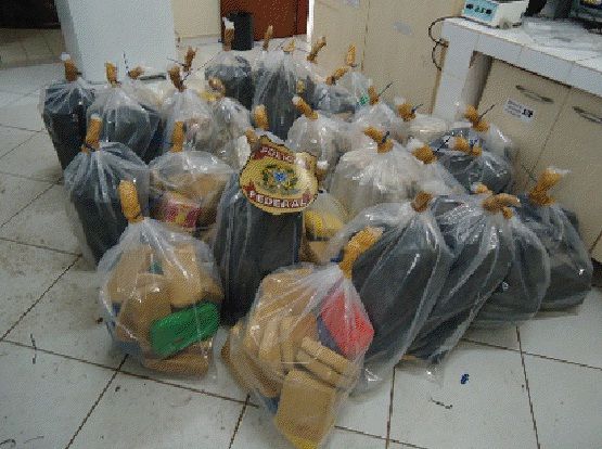 Polcia Federal apreende 618 quilos de cocana e prende cinco pessoas