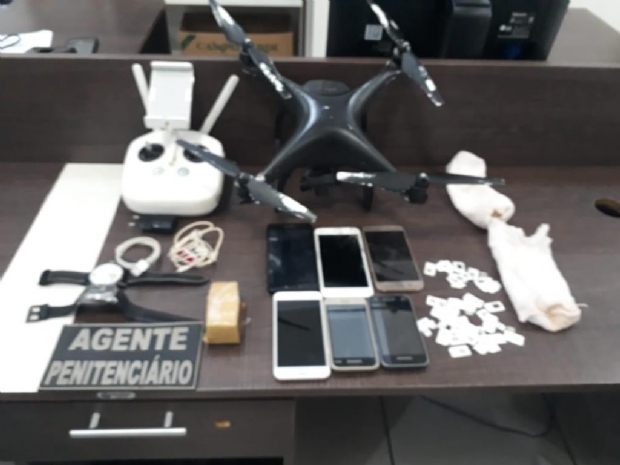 Agentes interceptam drone com celulares e drogas prximo a penitenciria