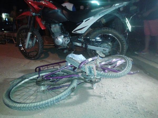 Na noite de sbado (04) um motociclista atingiu uma mulher em uma bicicleta no bairro Boa Esperana, em Sinop