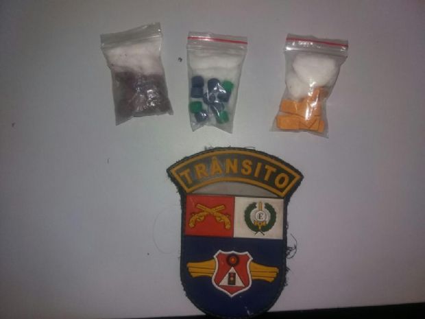 Homem  preso com 33 comprimidos de droga conhecida como plula do amor ao tentar ir para Chapada