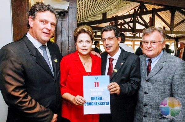 Dilma Rousseff com a cpula do PP de Mato Grosso: Carlos Fvaro (d), Ezequiel Fonseca e o