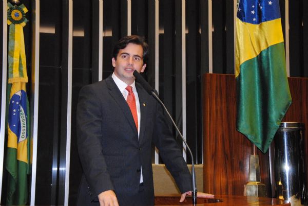 Brasil vive momento de paralisia completa, afirma deputado de Mato Grosso no Plenrio