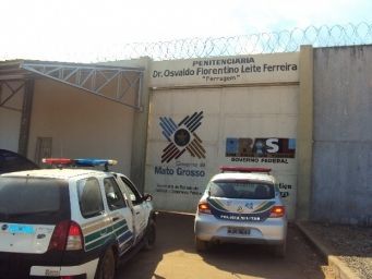 Dois homens so detidos perto de penitenciria planejando fuga de presos