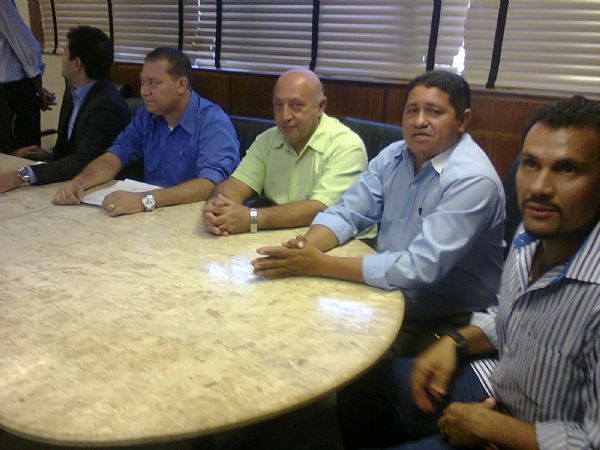 Vereadores instalam CPI dos Maquinrios da Prefeitura de Cuiab, em reunio na presidincia da Cmara Municipal