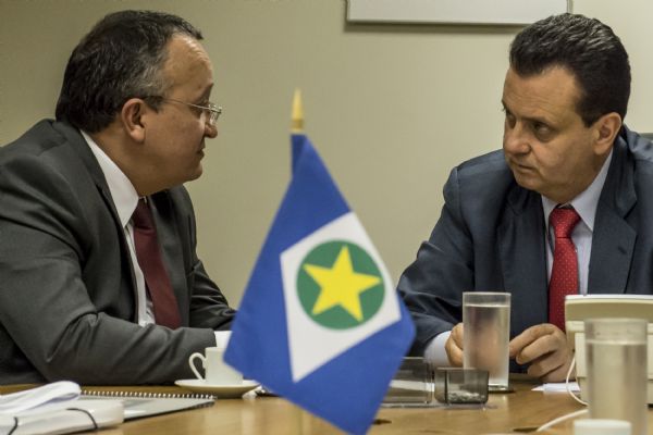 Pedro Taques conversou com o ministro Gilberto Kassab, das Cidades, sobre o VLT, mas no conseguiu